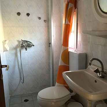 Διαμέρισμα 2 - Μπάνιο