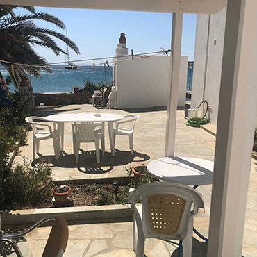 Διαμέρισμα 2 - Αυλή δίπλα στη θάλασσα